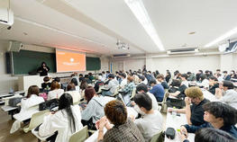 経済学部現代応用経済学科ラボラトリによる「新入生セミナー」を開催しました