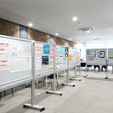 7月オープンキャンパスでの学生による研究展示