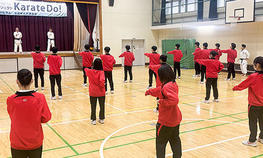 空手道部が江東区立第二南砂中学校にて空手道体験授業「学校訪問プロジェクトKarateDo！」に協力
